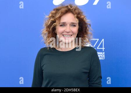 Valeria Golino beim Fotocall während des 74. Internationalen Filmfestivals von Venedig (Mostra di Venezia) am 08. September 2017 im Lido, Venedig, Italien. Foto von Aurore Marechal/ABACAPRESS.COM Stockfoto