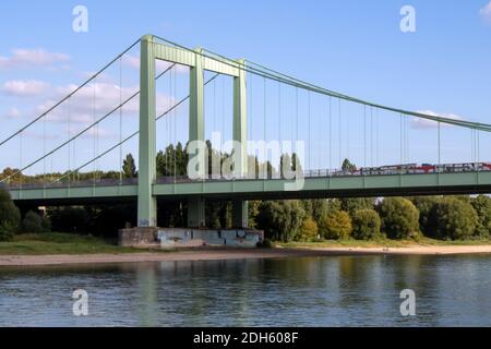 Brücke bei Rodenkirchen Köln Stockfoto