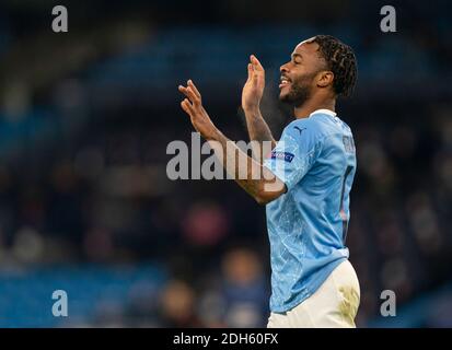 Manchester, Großbritannien. Dezember 2020. Raheem Sterling von Manchester City feiert am 9. Dezember 2020 das dritte Tor während des UEFA Champions League-Spiels zwischen Manchester City FC und Olympique de Marseille FC im Etihad Stadium in Manchester, Großbritannien. Quelle: Xinhua/Alamy Live News Stockfoto