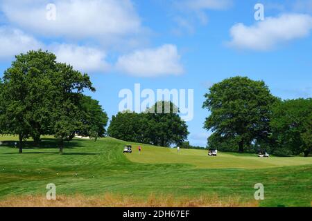 RED BANK, NJ –16 JUL 2020- Blick auf den Navesink Country Club, einen exklusiven Golfplatz in Monmouth County, New Jersey. Stockfoto