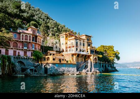 Urlaub ligurische Küste Italien, Portofino berühmte Dorfbucht, Italien buntes Dorf Ligurische Küste Stockfoto