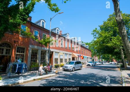 Historische Geschäftsgebäude an der Front Street in der historischen Stadt Salem, Massachusetts, USA. Stockfoto