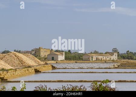 Salzbecken, Trapani und Paceco Salzebenen Naturschutzgebiet, Sizilien Stockfoto