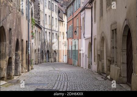 Gasse in der Altstadt von Dole Stockfoto