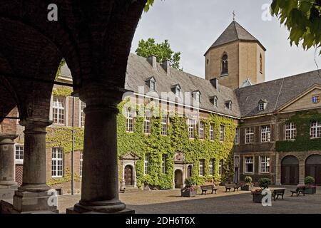 Kloster Rathaus, Mönchengladbach, Niederrhein, Nordrhein-Westfalen, Deutschland, Europa Stockfoto