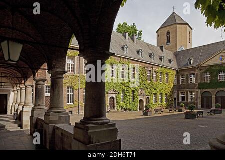 Kloster Rathaus, Mönchengladbach, Niederrhein, Nordrhein-Westfalen, Deutschland, Europa Stockfoto