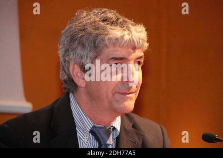 Archiv Foto, Italien. Dezember 2020. TURIN 14 05 2009 WALTER VELTRONI PRÄSENTIERT SEIN BUCH AUF DER BUCHMESSE IN TURIN AUF DEM FOTO PAOLO ROSSI (TURIN - 2010-05-14, MediaPress tenani) ps das Foto kann in Übereinstimmung mit dem Kontext verwendet werden, in dem es aufgenommen wurde, Und ohne diffamierende Absicht die Anstand der Menschen vertreten redaktionelle Verwendung nur Kredit: Unabhängige Fotoagentur/Alamy Live News Stockfoto