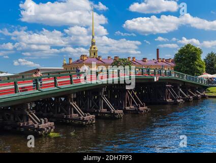 Sankt Petersburg, Russland - 27. Juli 2020: Brücke in Peter-Pavel's Festung auf Rabbit Island Stockfoto