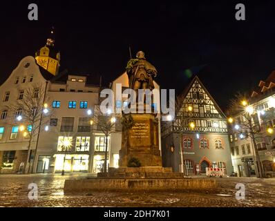 Skulptur weihnachtsmarkt Kirche jena corona leere Straßen Langzeitbelichtung Winter Stockfoto