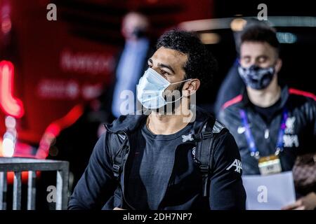 Herning, Dänemark. Dezember 2020. Mohamed Salah vom FC Liverpool kommt im Stadion zum UEFA Champions League Spiel zwischen FC Midtjylland und FC Liverpool in der MCH Arena in Herning an. (Foto Kredit: Gonzales Foto/Alamy Live News Stockfoto