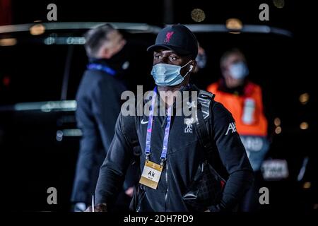 Herning, Dänemark. Dezember 2020. Sadio Mane vom FC Liverpool kommt im Stadion zum UEFA Champions League Spiel zwischen FC Midtjylland und FC Liverpool in der MCH Arena in Herning an. (Foto Kredit: Gonzales Foto/Alamy Live News Stockfoto