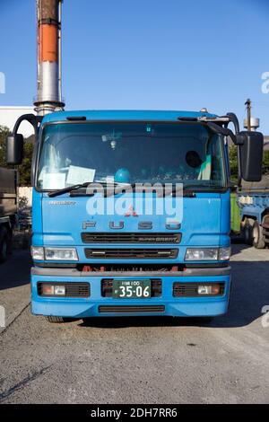 Mitsubishi Fuso Super Great Heavy-Duty-Truck Stockfoto