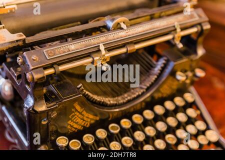 Nischni Nowgorod, Russland - 19. September 2020: Alte Schreibmaschine Unterholz im Museum Stockfoto