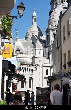 Paris (Frankreich): Bezirk Montmartre im 18. Arrondissement (Bezirk). Rue du Chevalier de la Barre auf dem Hügel von Montmartre. Im Stockfoto