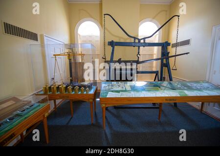 Historische Skalen in Custom House an der Salem Maritime National Historic Site (NHS) in Salem, Massachusetts, USA. Stockfoto