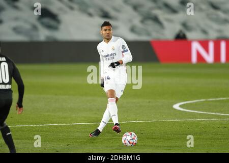 Madrid, Spanien. Dezember 2020. Casemiro (Real) Fußball : UEFA Champions League Gruppe Stage Gruppe B Spiel zwischen Real Madrid CF 2-0 Borussia VfL 1900 Monchengladbach im Estadio Alfred de Stefano in Madrid, Spanien . Quelle: Mutsu Kawamori/AFLO/Alamy Live News Stockfoto