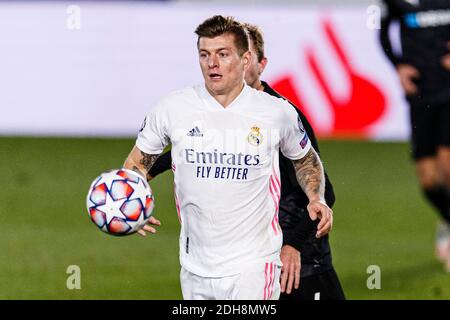 Madrid, Spanien. Dezember 2020. Toni Kroos von Real Madrid in Aktion beim UEFA Champions League Gruppenspiel zwischen Real Madrid und Monchengl Stockfoto
