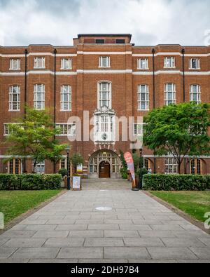 Imperial College, London. Der Innenhof des Imperial College Union-Gebäudes an der Prince Regent Lane, London W7. Stockfoto