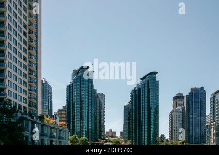 VANCOUVER, BRITISH COLUMBIA, KANADA - AUGUST 14 : Moderne Wohngebäude in Vancouver am 14. August 2007 Stockfoto