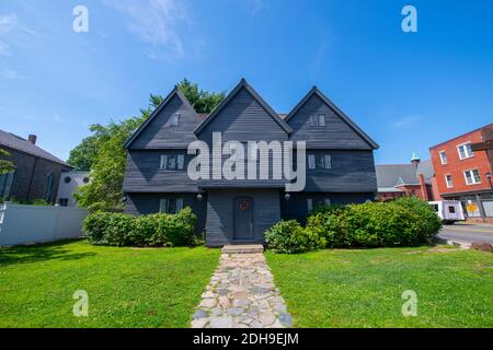 Jonathan Corwin House ist bekannt als das Witch House in der 310 Essex Street im historischen Stadtzentrum von Salem, Massachusetts, USA. Stockfoto