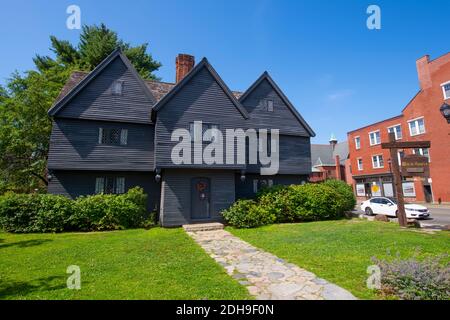 Jonathan Corwin House ist bekannt als das Witch House in der 310 Essex Street im historischen Stadtzentrum von Salem, Massachusetts, USA. Stockfoto