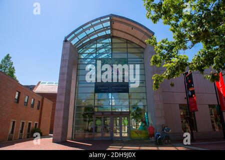 Peabody Essex Museum PEM Haupteingang an der 161 Essex Street im historischen Stadtzentrum von Salem, Massachusetts, USA. Stockfoto