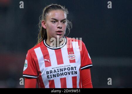 EINDHOVEN, NIEDERLANDE - 9. DEZEMBER: Romee Leuchter vom PSV während des UEFA Womens Champions League Spiels zwischen PSV und Barcelona im PSV Campus De He Stockfoto