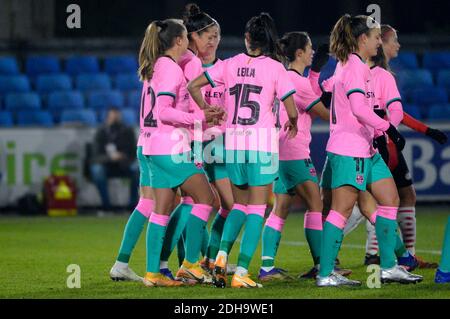 EINDHOVEN, NIEDERLANDE - 9. DEZEMBER: Lieke Martens vom FC Barcelona feiert, nachdem er mit seinen Teamkollegen während der UEFA ihr viertes Tor erzielt hat Stockfoto