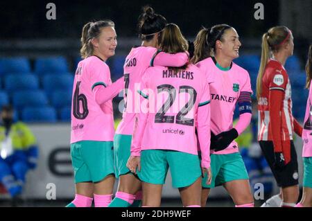 EINDHOVEN, NIEDERLANDE - 9. DEZEMBER: Lieke Martens vom FC Barcelona feiert, nachdem er mit seinen Teamkollegen während der UEFA ihr viertes Tor erzielt hat Stockfoto