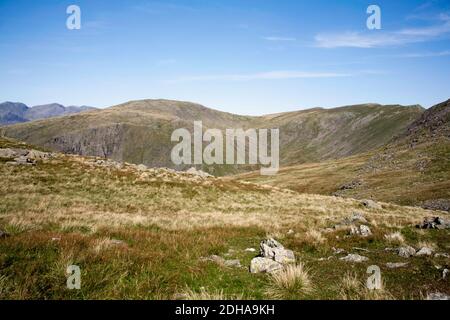 Scafell Pike und Scafell vom Goat's Hawse zwischen Dow Crag und der alte Mann von Coniston Lake District Cumbria England Stockfoto