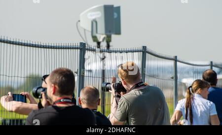 31. August 2019, Region Moskau, Russland. Zuschauer auf dem Internationalen Luft- und Raumfahrtsalon MAKS 2019. Stockfoto