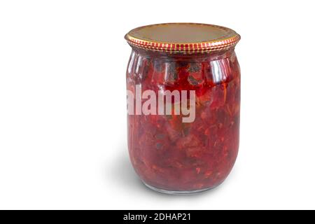 Hauskonservenieren: Rote Beete aus der Dose mit Gemüse für Borscht. Stockfoto