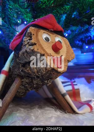 Handgemacht tio de nadal, ein typischer weihnachtscharakter von katalonien, spanien Stockfoto