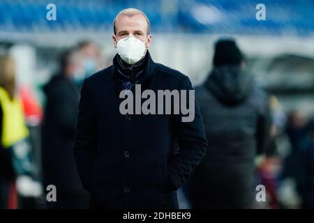 Sinsheim, Deutschland. Dezember 2020. Fußball: Europa League, TSG 1899 Hoffenheim - KAA Gent, Gruppenphase, Gruppe L, Matchday 6, PreZero-Arena. Hoffenheim-Trainer Sebastian Hoeneß kommt ins Stadion. Quelle: Uwe Anspach/dpa/Alamy Live News Stockfoto