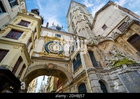 Die gros horloge, große astronomische Uhr auf der Hauptstraße des mittelalterlichen Rouen in der Normandie Bezirk Nordfrankreich Stockfoto