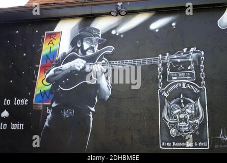 West Hollywood, California, USA 3. Dezember 2020 EIN allgemeiner Blick auf die Atmosphäre des Musikers Lemmy Kilmister's Lemmy Lounge Art Mural in der Rainbow Bar & Grill am 3. Dezember 2020 in West Hollywood, Kalifornien, USA. Foto von Barry King/Alamy Stockfoto Stockfoto