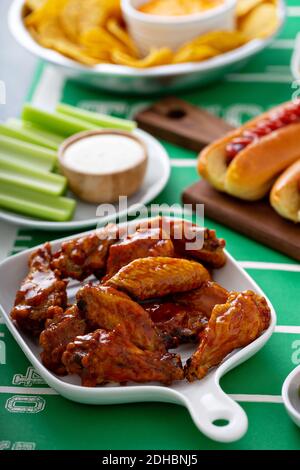 Spieltag Essen für Super Bowl, bbq Wings Stockfoto