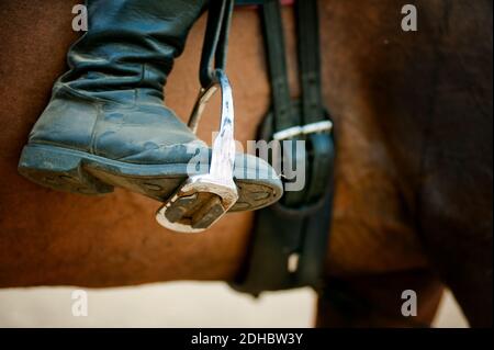 Stiefel in Nahaufnahme des Steigbügelaufschuhs Stockfoto