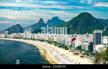 Blick auf die Copacabana in Rio de Janeiro, Brasilien Stockfoto