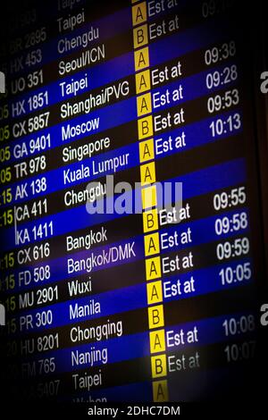 China, Hongkong, Flughafen, Abflugzeiten, Asien, Informationen, Start, Informationen, Zeit, Städte, Transport, innen, Tourismus, Reisen, Reise mit dem Flugzeug Stockfoto