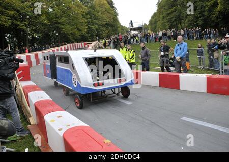 Ein SNCF-Zug wird am 1. Oktober 2017 in Red Bull Caisses a Savon in Paris, Frankreich, gesehen. Rund 50 Autos werden im Parc de Saint Cloud gefahren. Foto von Alain Apaydin/ABACAPRESS.COM Stockfoto