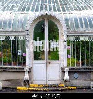 Palmhouse in Belfast Botanical Gardens, (wegen Covid 19 geschlossen) Stockfoto