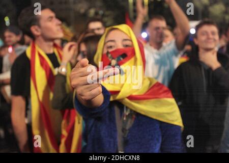 File photo : Selbstbestimmungswahl für die Unabhängigkeit Kataloniens. Stimmzettel werden gezählt. Place de la Catalonia festlicher Abend nach der Abstimmung. Barcelona, Spanien, 1. Oktober 2017. Foto von Pascal Parrot/ABACAPRESS.COM Stockfoto