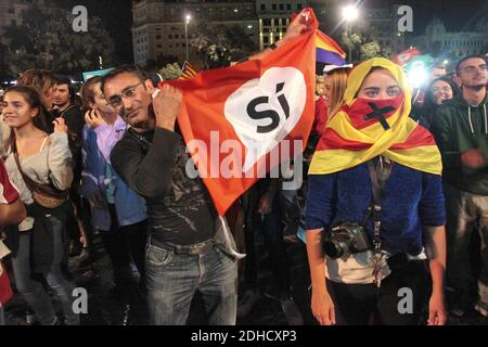 File photo : Selbstbestimmungswahl für die Unabhängigkeit Kataloniens. Stimmzettel werden gezählt. Place de la Catalonia festlicher Abend nach der Abstimmung. Barcelona, Spanien, 1. Oktober 2017. Foto von Pascal Parrot/ABACAPRESS.COM Stockfoto