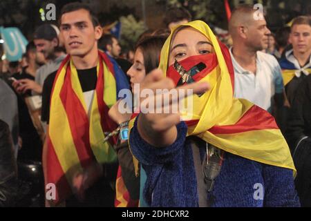 File photo : Selbstbestimmungswahl für die Unabhängigkeit Kataloniens. Stimmzettel werden gezählt. Place de la Catalonia festlicher Abend nach der Abstimmung. Barcelona, Spanien, 1. Oktober 2017. Foto von Pascal Parrot/ABACAPRESS.COM Stockfoto