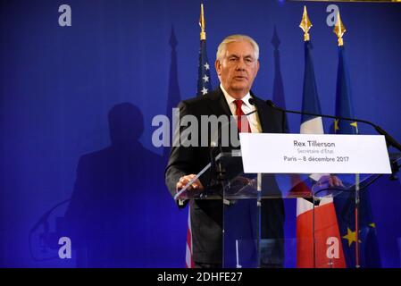 US-Außenminister Rex Tillerson spricht am 8. Dezember 2017 bei einer Pressekonferenz im Hauptquartier des französischen Außenministeriums, dem Quai d'Orsay, in Paris. US-Außenminister Rex Tillerson behauptete, die US-Botschaft werde "wahrscheinlich" zwei Jahre lang nicht nach Jerusalem ziehen. Foto von Alain Apaydin/ABACAPRESS.COM Stockfoto
