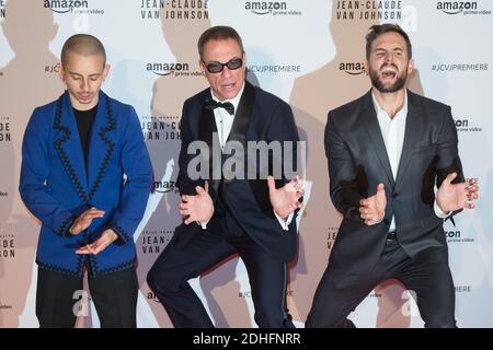 Moises Arias, Jean-Claude Vandamme und Tim Peper nehmen an der Amazon TV-Serie 'Jean Claude Van Johnson' Teil, die am 13. Dezember 2017 im Le Grand Rex Premiere feierte. Foto von Nasser Berzane/ABACAPRESS.COM Stockfoto