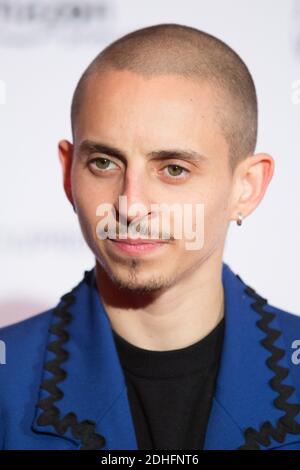 Moises Arias besucht die Amazon TV-Serie 'Jean Claude Van Johnson' Premiere im Le Grand Rex am 13. Dezember 2017. Foto von Nasser Berzane/ABACAPRESS.COM Stockfoto