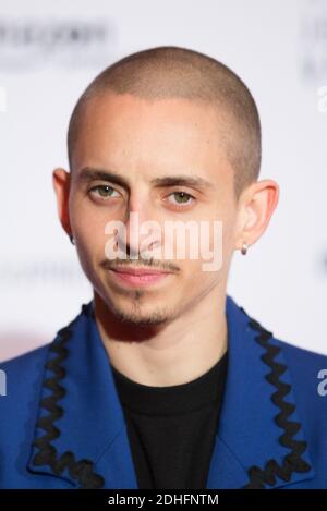 Moises Arias besucht die Amazon TV-Serie 'Jean Claude Van Johnson' Premiere im Le Grand Rex am 13. Dezember 2017. Foto von Nasser Berzane/ABACAPRESS.COM Stockfoto