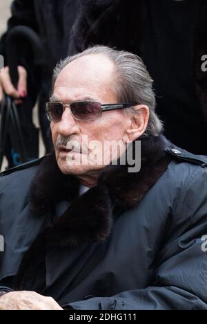 Nicolas Sarkozys Vater, Pal Sarkozy de Nagy-Bocsa, nahm am 18. Dezember 2017 an der Beerdigung von Andree Sarkozy alias Dadue, Mutter des ehemaligen französischen Präsidenten Nicolas Sarkozy, in der Kirche Saint-Jean-Baptiste in Neuilly-Sur-seine, Frankreich, Teil. Foto von ABACAPRESS.COM Stockfoto